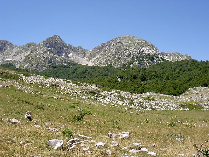 monte altare e petroso